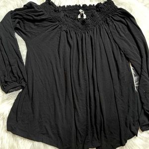BKE Black off the shoulder l/s flowy top